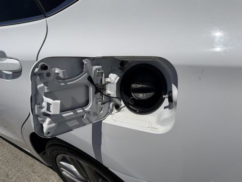 Used 2017 Toyota Camry SE FWD image 12