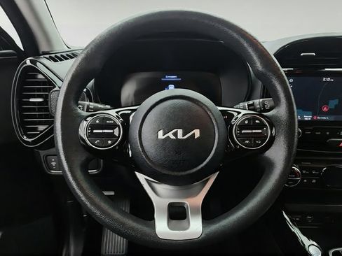 Used 2023 Kia Soul S FWD image 13
