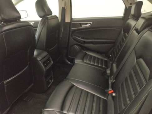 Used 2020 Ford Edge SEL image 18