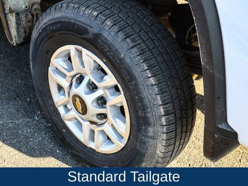 Used 2025 Chevrolet Silverado 2500 LT w/ Convenience Package image 40