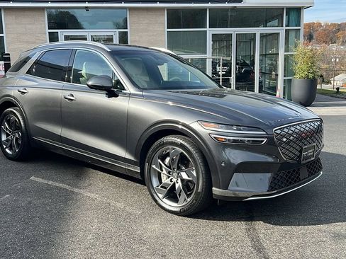Used 2025 Genesis Electrified GV70 Advanced image 7