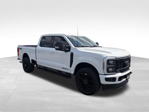 Used 2025 Ford F250 Lariat w/ Black Appearance Package AWD/4WD image 26