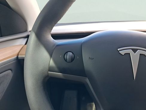 Used 2024 Tesla Model Y Long Range image 27