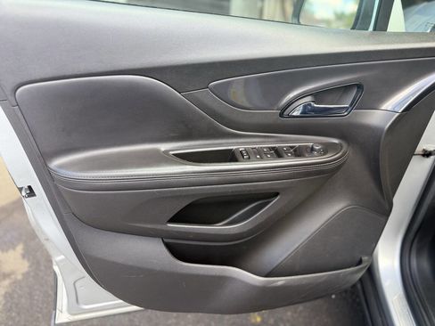 Used 2020 Buick Encore Preferred image 12