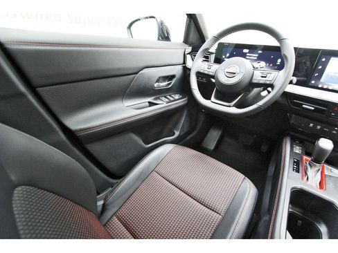 New 2026 Nissan Kicks SR FWD image 6