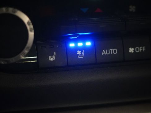 Used 2024 Toyota Sequoia Platinum image 26