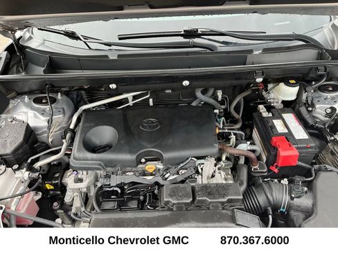 Used 2020 Toyota RAV4 LE image 28