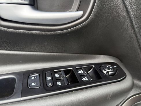 Used 2020 Jeep Renegade Limited w/ UConnect 8.4 Nav Group image 28