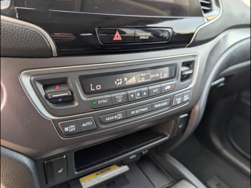Used 2021 Honda Pilot Special Edition image 17
