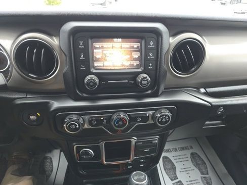 Used 2020 Jeep Wrangler Unlimited Sport image 14