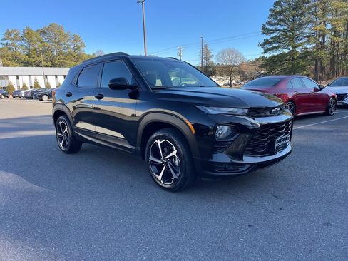Used 2023 Chevrolet TrailBlazer RS w/ Sun and Liftgate Package image 4