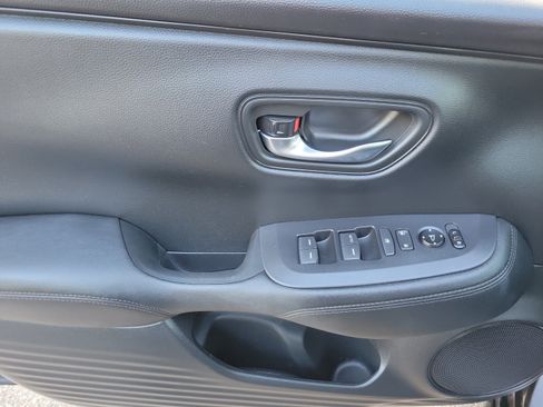Used 2024 Honda HR-V LX image 16