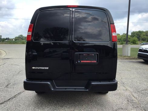 Used 2021 Chevrolet Express 2500 w/ Driver Convenience Package RWD image 8