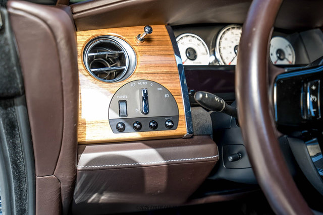 Used 2016 Rolls-Royce Wraith RWD image 24