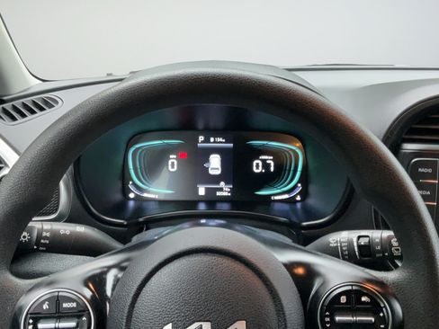 Used 2024 Kia Soul LX w/ Option Group 015 FWD image 14