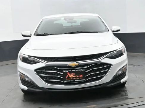 Used 2024 Chevrolet Malibu LT FWD image 3
