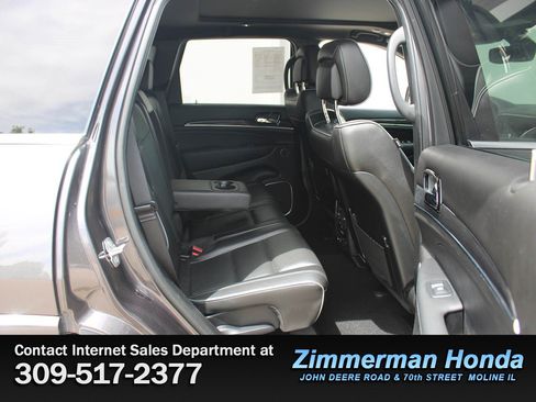 Used 2020 Jeep Grand Cherokee Overland AWD/4WD image 8