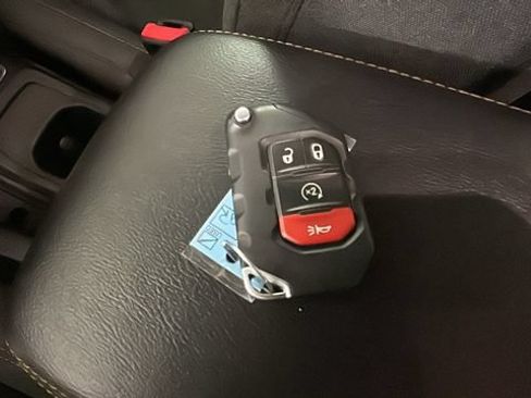Used 2024 Jeep Wrangler Unlimited Sahara AWD/4WD image 19