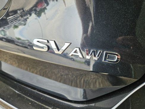 Used 2018 Nissan Rogue SV AWD/4WD image 32