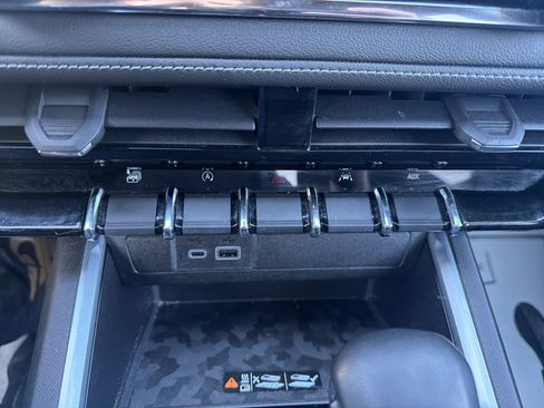 Used 2023 Chevrolet Colorado LT w/ LT Convenience Package II image 29