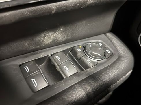 Used 2025 GMC Yukon XL Denali image 22