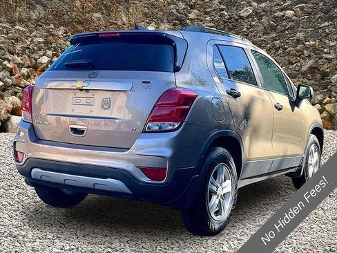 Used 2018 Chevrolet Trax LT w/ LT Convenience Package AWD/4WD image 2