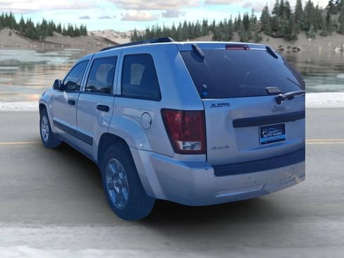 Used 2005 Jeep Grand Cherokee Laredo AWD/4WD image 4