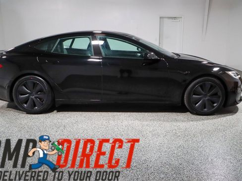 Used 2021 Tesla Model S Plaid image 6