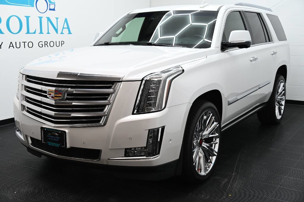 Used 2018 Cadillac Escalade Platinum AWD/4WD image 6