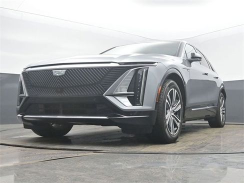 Used 2024 Cadillac Lyriq Luxury w/ LPO, Floor Liner Package image 46