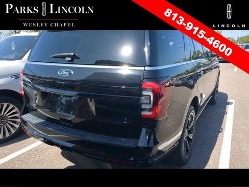 Used 2023 Ford Expedition Limited image 8