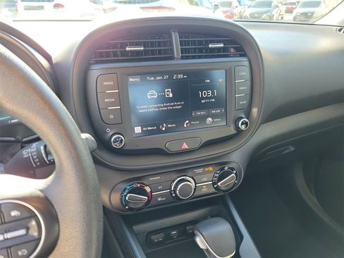 Used 2025 Kia Soul LX w/ LX Technology Package image 22