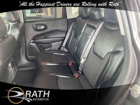 Used 2019 Jeep Compass Latitude FWD image 18