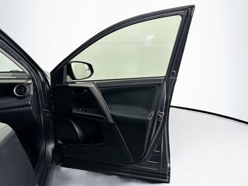 Used 2017 Toyota RAV4 LE image 29