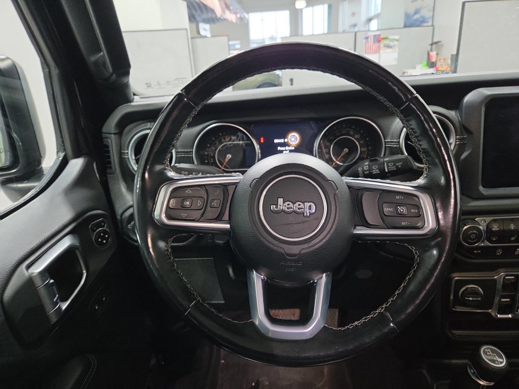 Used 2020 Jeep Wrangler Unlimited Sahara AWD/4WD image 26