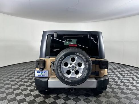 Used 2015 Jeep Wrangler Unlimited Sahara w/ Connectivity Group AWD/4WD image 7