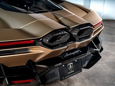 Used 2024 Lamborghini Revuelto AWD/4WD image 11