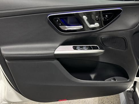 New 2026 Mercedes-Benz GLC 300 4MATIC image 11