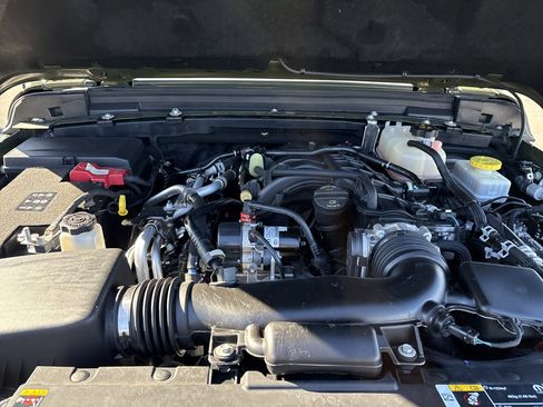 Certified 2022 Jeep Wrangler Unlimited Sahara image 35