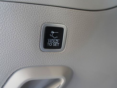 Used 2022 Jeep Grand Wagoneer Series II w/ Premium Group II AWD/4WD image 39