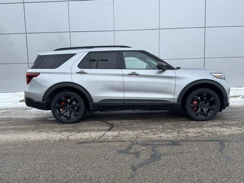 Used 2020 Ford Explorer ST w/ ST Street Pack image 40