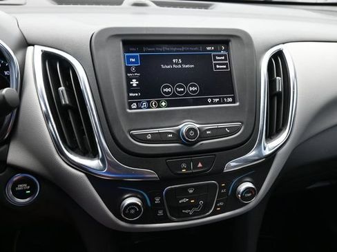 Used 2022 Chevrolet Equinox LS w/ Driver Confidence II Package FWD image 38