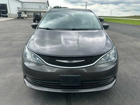 Used 2017 Chrysler Pacifica Touring FWD image 8