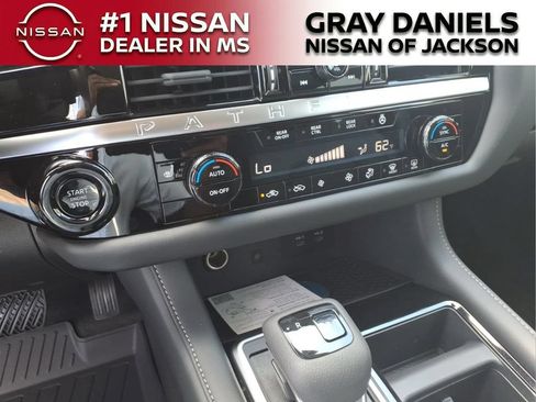 New 2026 Nissan Pathfinder SL FWD image 18