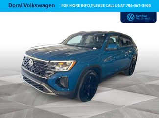 Used 2025 Volkswagen Atlas Cross Sport SE w/ Black Wheel Package video 1