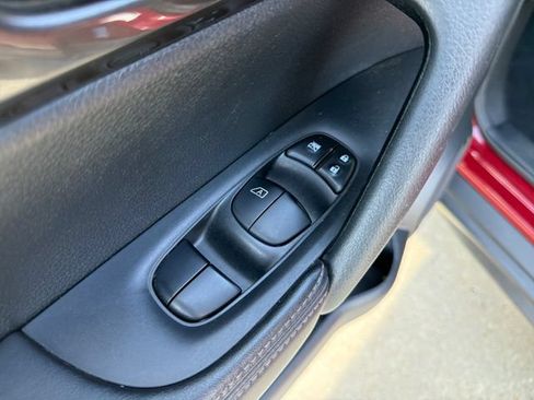 Used 2020 Nissan Rogue SV w/ Premium Package FWD image 13