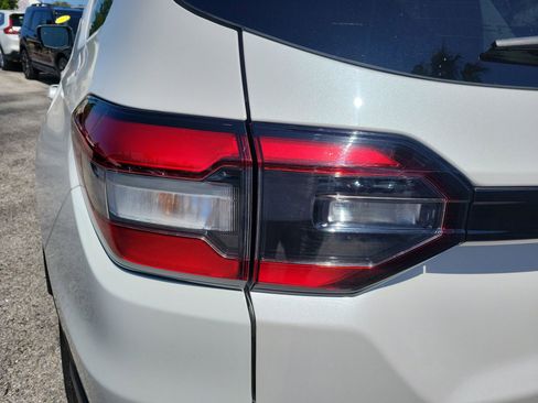 Used 2025 Honda Pilot EX-L image 12