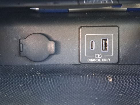 Used 2019 Nissan Pathfinder SV image 27