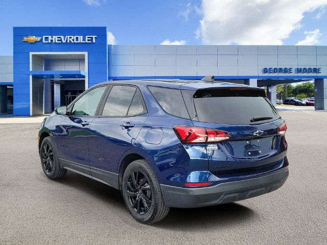 Used 2023 Chevrolet Equinox LS w/ LS Convenience Package FWD image 3