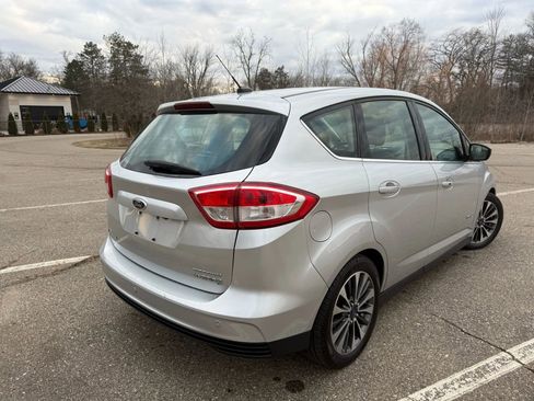 Used 2017 Ford C-MAX Titanium image 5